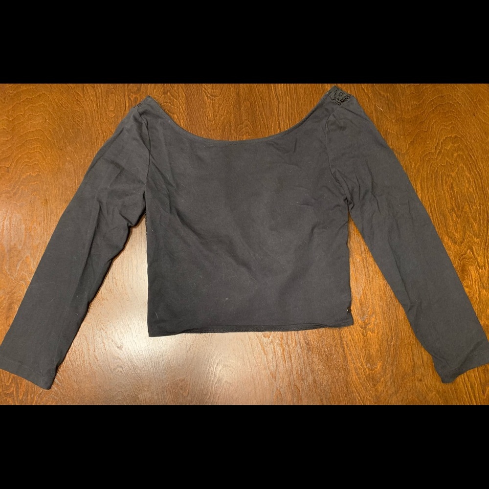 AE Long Sleeve Crop Lace Back